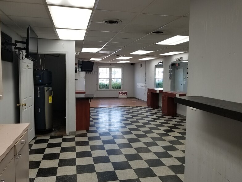 More Photos Of 4700 Stamp Rd, Marlow Heights General Retail For Lease