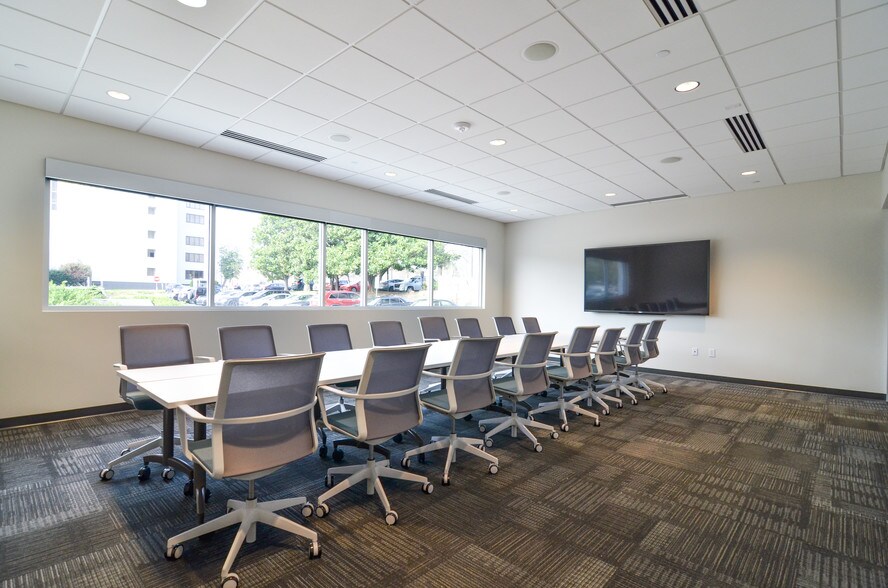 More Photos Of 301 S McDowell St, Charlotte Office For Sale