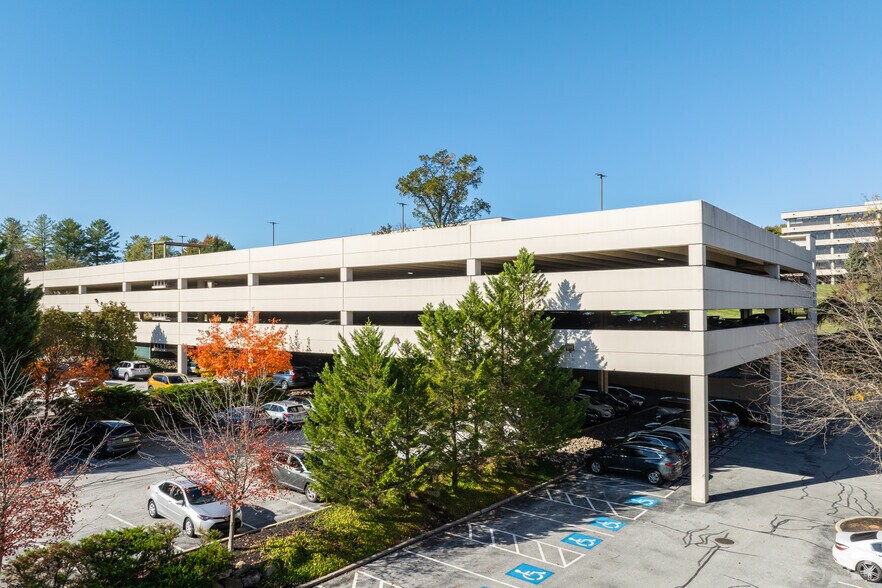 More Photos Of 100 Matsonford Rd, Radnor Unknown For Lease