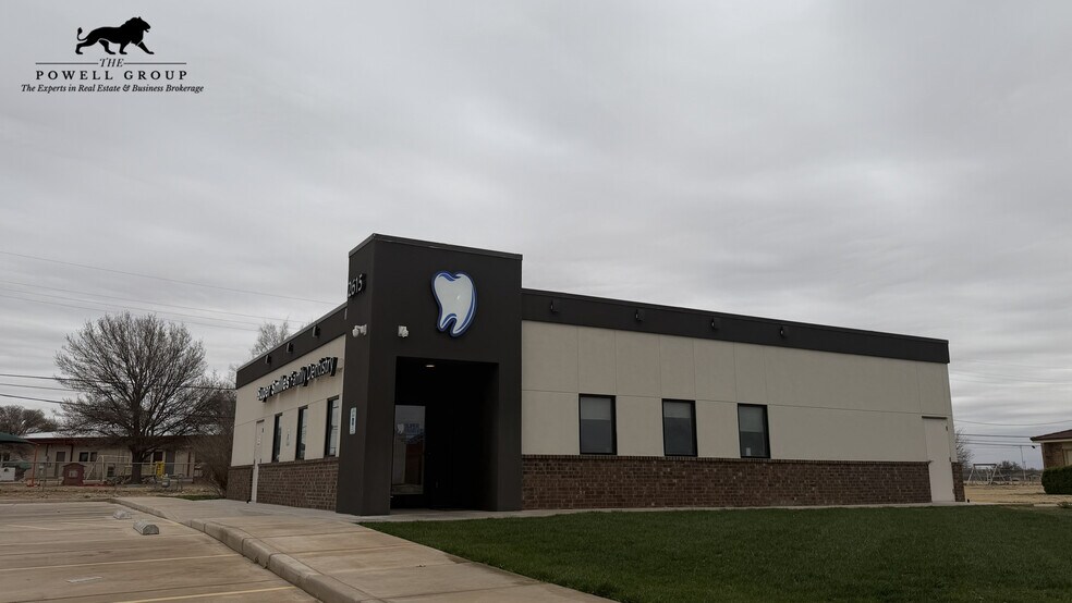 Primary Photo Of 2615 W 24th St, Plainview Medical For Sale