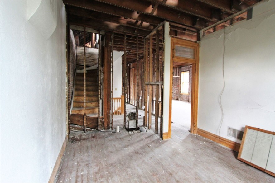 More Photos Of 3133 Cherokee St, Saint Louis Storefront Retail Office For Sale