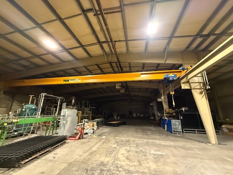 More Photos Of 2900 Sutherland Dr, Union Gap Manufacturing For Lease