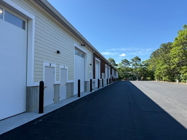 More Photos Of 212 Mid Tech Dr, West Yarmouth Office For Lease