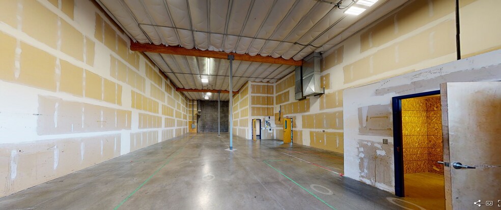 More Photos Of 3535 Del Webb Ave NE, Salem Warehouse For Lease