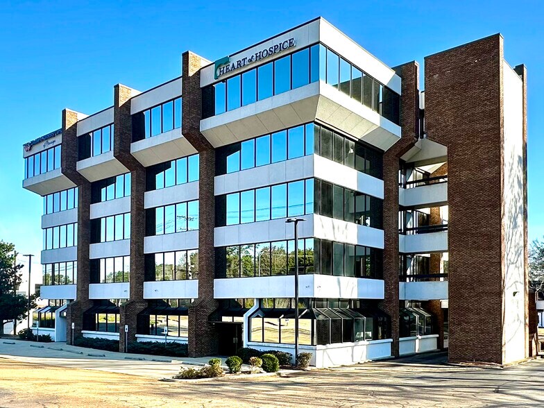 Primary Photo Of 1675 Lakeland Dr, Jackson Office For Lease