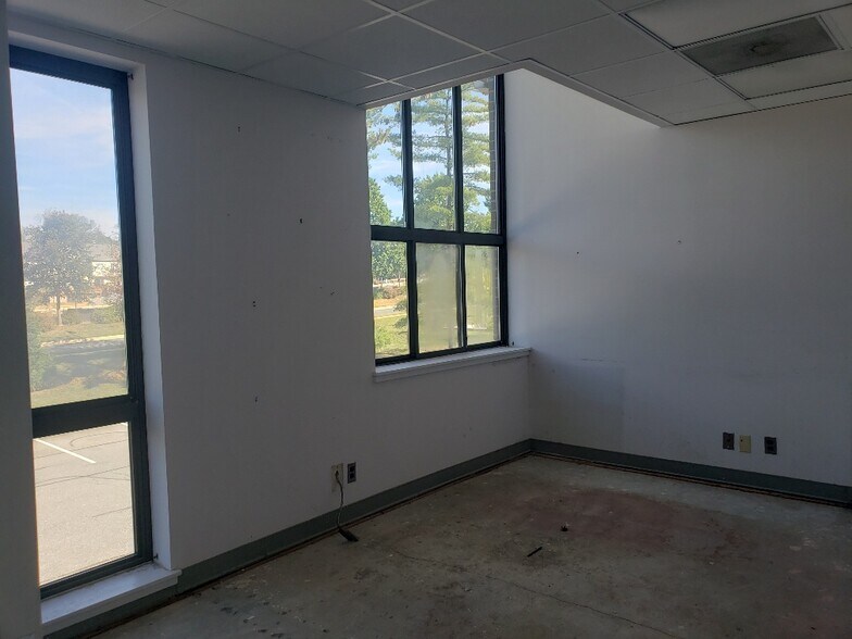 More Photos Of 6255-6265 Executive Blvd, Rockville Office For Sale