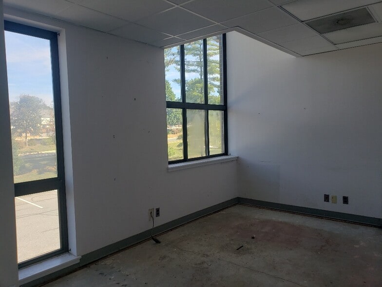 More Photos Of 6259 Executive Blvd, North Bethesda Office For Sale