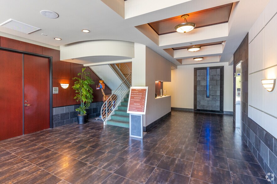 More Photos Of 960 Canterbury Pl, Escondido Office For Lease