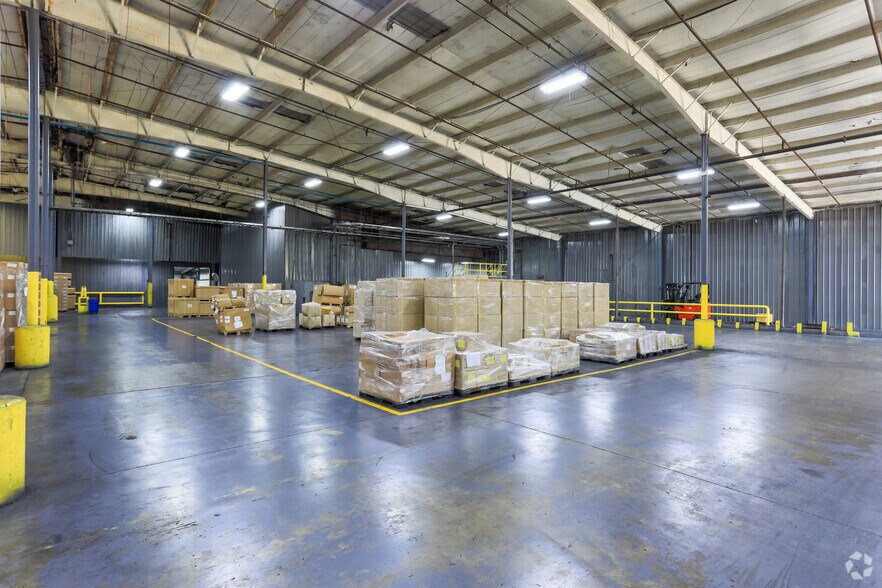 More Photos Of 1061 Industrial Blvd, LaFayette Industrial For Sale