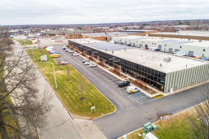 More Photos Of 3156 Roger B Chaffe, Grand Rapids Warehouse For Lease