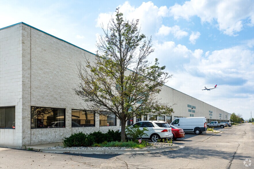 More Photos Of 9685 Harrison Rd, Romulus Warehouse For Lease