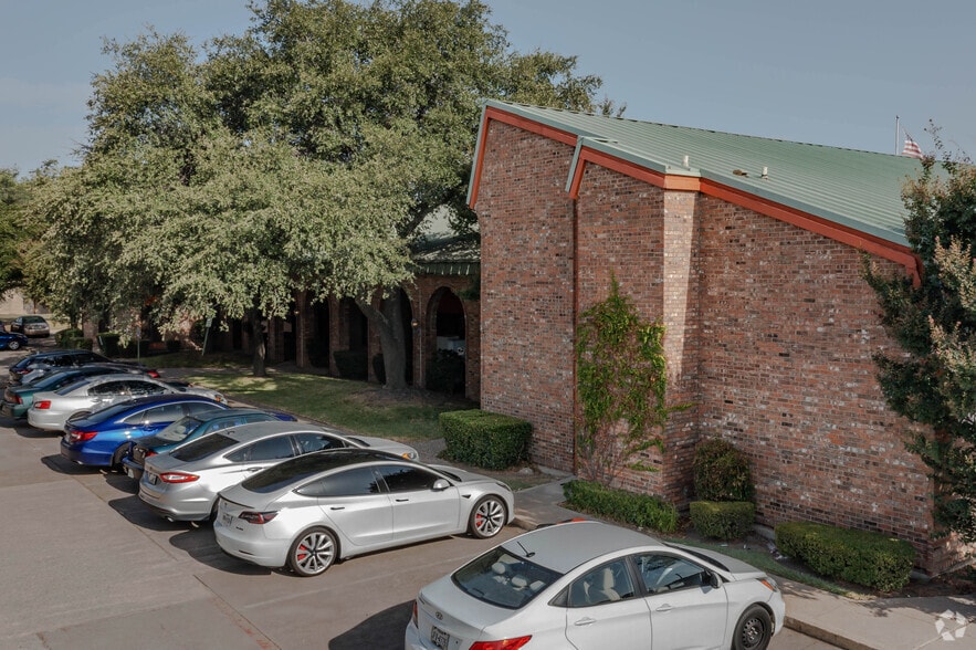 More Photos Of 12989 Jupiter Rd, Dallas Office For Sale