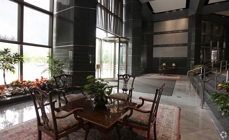 More Photos Of 50 N Laura St, Jacksonville Office For Lease