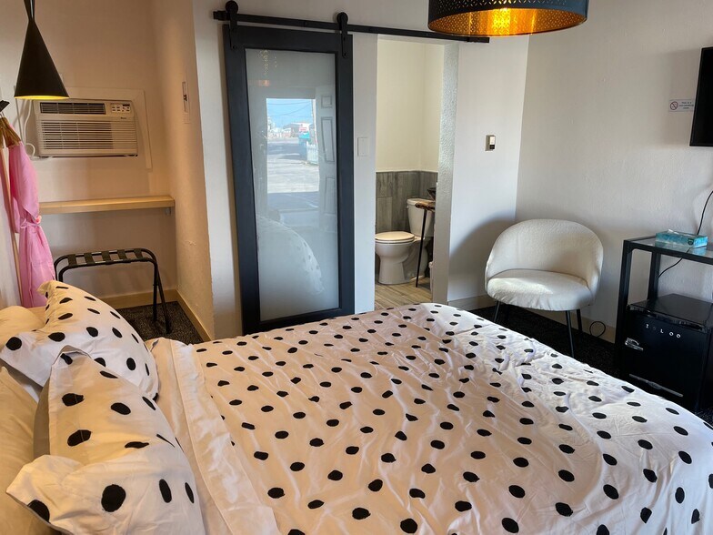 More Photos Of 105 8th Ave, Greeley Hotel For Sale