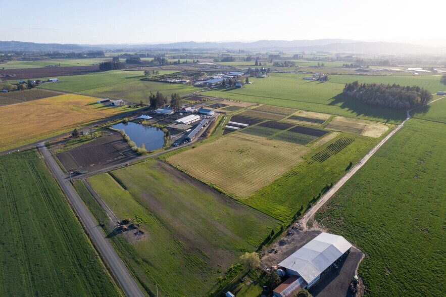 More Photos Of 7601 NW Milne Rd, Cornelius Winery Vineyard For Sale
