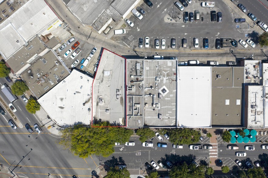 More Photos Of 2652-2658 Broadway, Redwood City Storefront For Lease