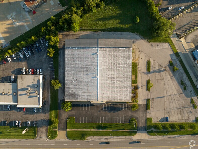 More Photos Of 13850 Manchester Rd, Manchester Freestanding For Lease