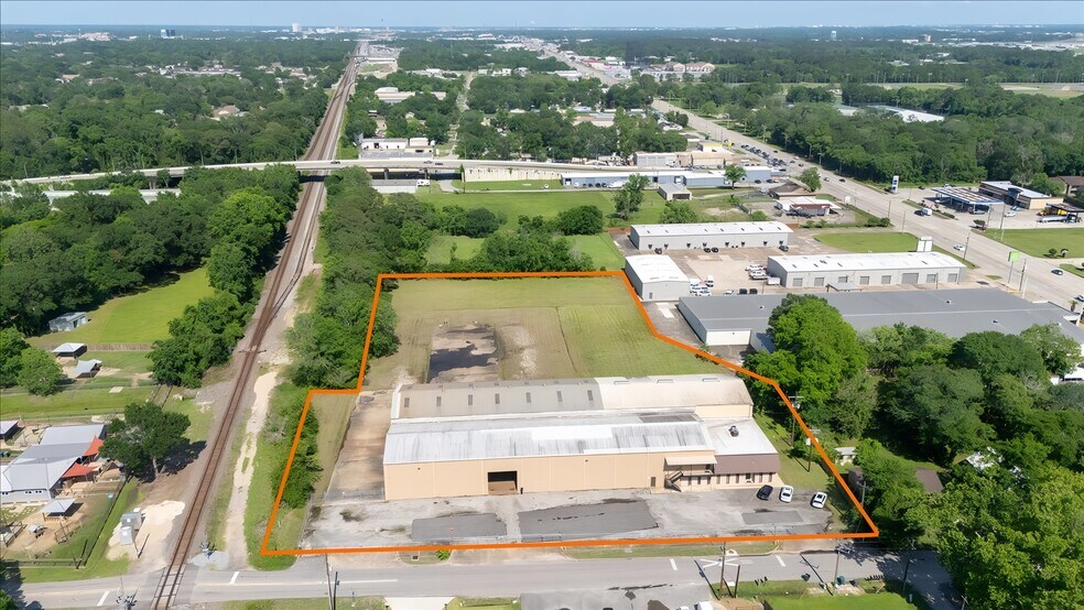 More Photos Of 695 Pinchback Rd, Beaumont Warehouse For Sale