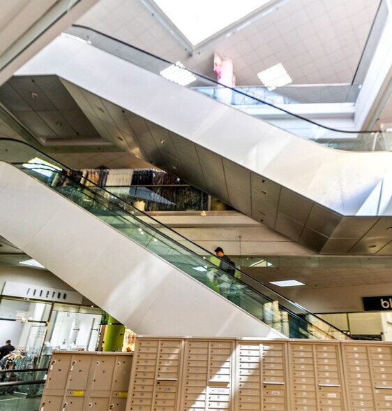 More Photos Of 1015 Crocker St, Los Angeles General Retail For Sale