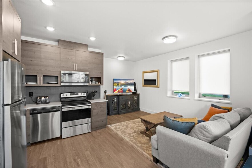More Photos Of 8057 SE 19th Ave, Portland Apartments For Sale
