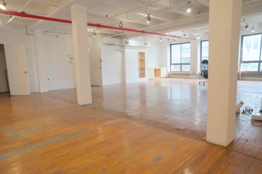More Photos Of 30 Vandam St, New York Loft Creative Space For Lease