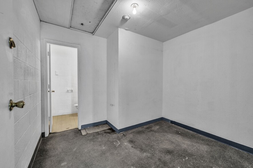 More Photos Of 3000-3090 Mill St, Reno Unknown For Lease