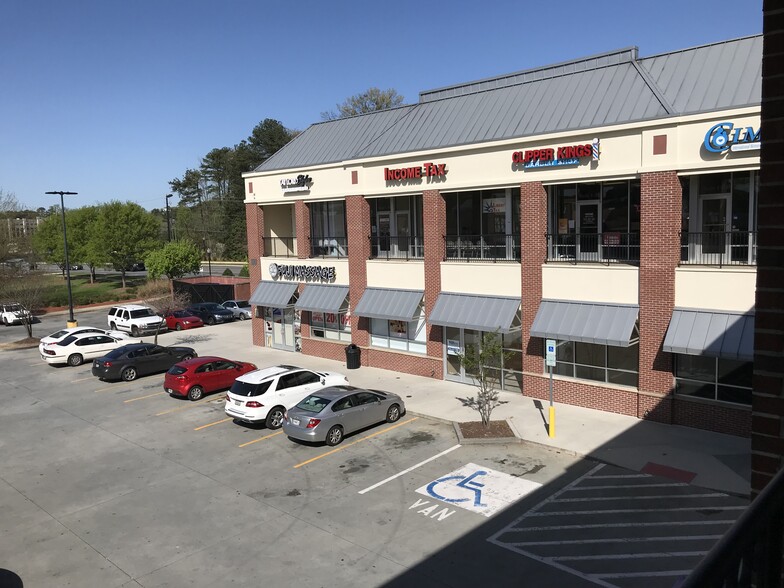 More Photos Of Peachtree Industrial Blvd @ SEC Peachtree Industrial & Chamblee, Chamblee Unknown For Lease