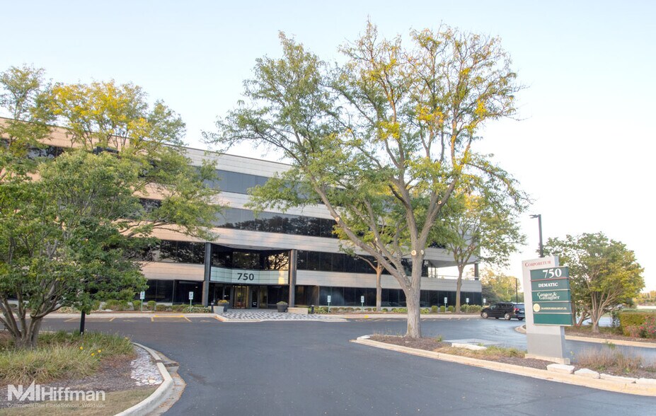 More Photos Of 750 Warrenville Rd, Lisle Office For Lease