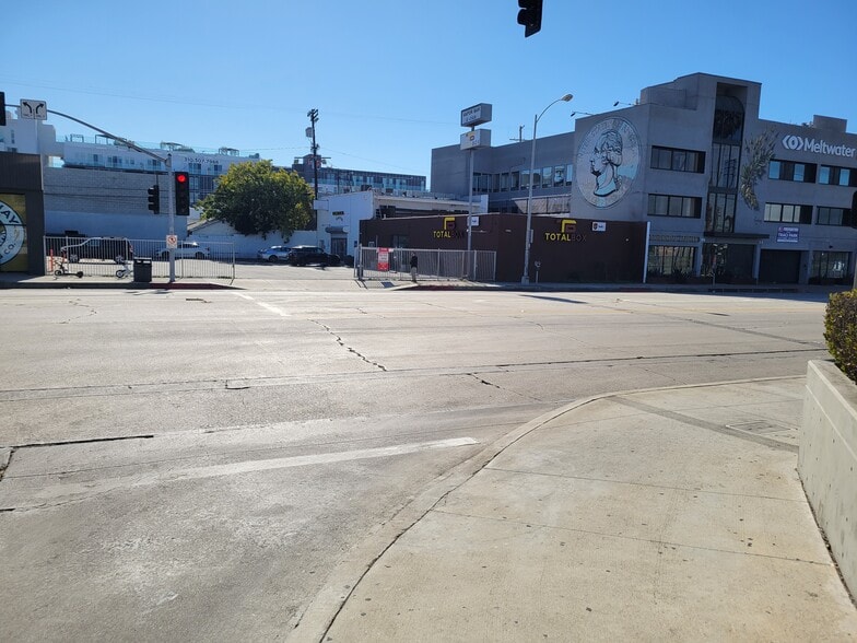 More Photos Of 13456-13468 Washington Blvd, Marina Del Rey Storefront Retail Office For Lease