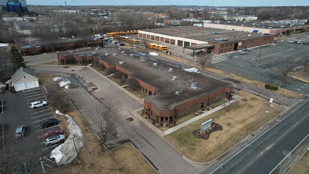 More Photos Of 701 Decatur Ave N, Golden Valley Unknown For Lease