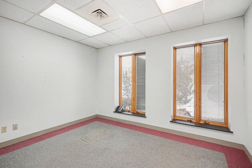 More Photos Of 400 Nationwide Dr, Harrisburg Medical For Sale