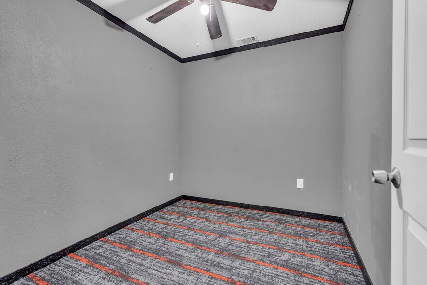 More Photos Of 603 Lake Murray Dr E, Ardmore Flex For Sale