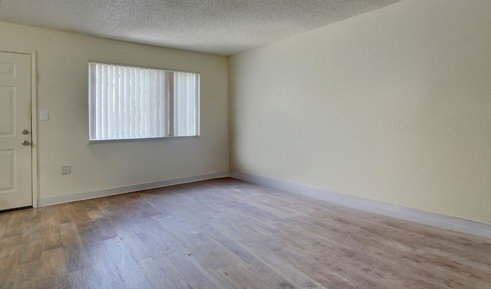 More Photos Of 6131 Gettysburg Pl, Stockton Apartments For Sale