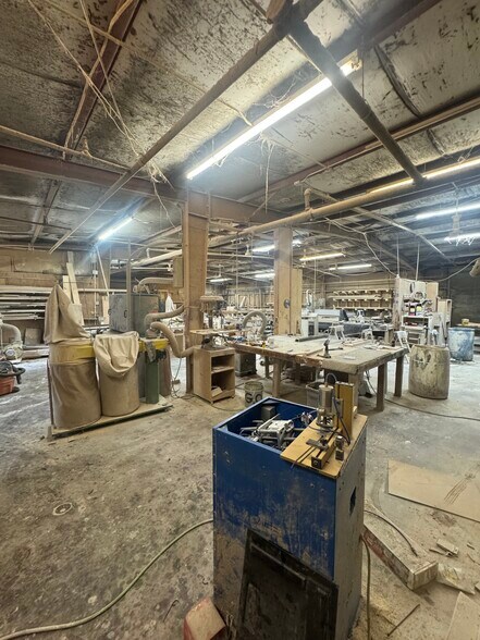 More Photos Of 1951 Duval St, Mobile Warehouse For Sale