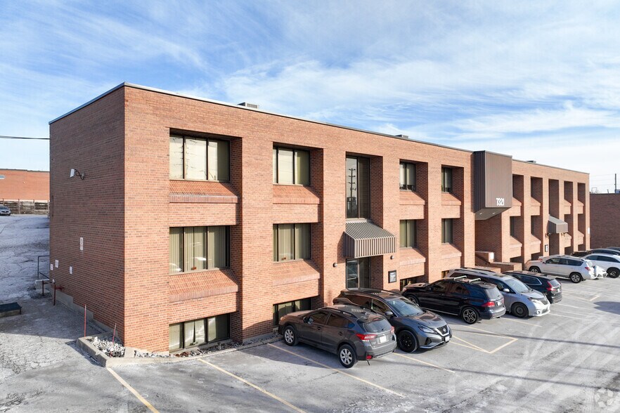 Primary Photo Of 7321 Victoria Park Ave, Markham Service For Lease