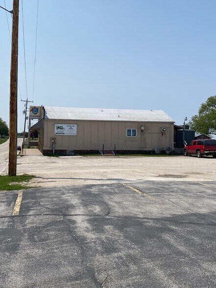 More Photos Of E2578 County Rd S, Casco Bar For Sale