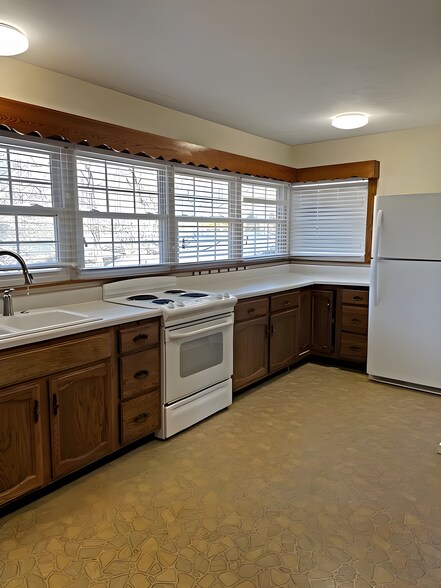 More Photos Of 520 Baird Cove Rd, Franklin Apartments For Sale