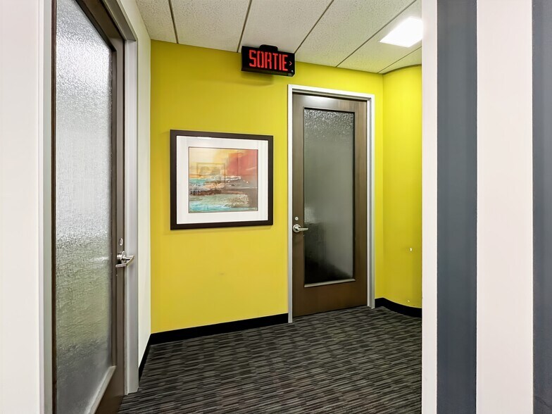 More Photos Of 2000 Av McGill College, Montréal Coworking Space