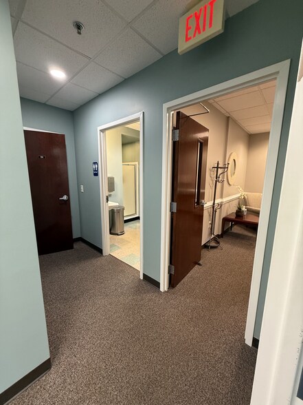 More Photos Of 1504 E Franklin St, Chapel Hill Medical For Sale