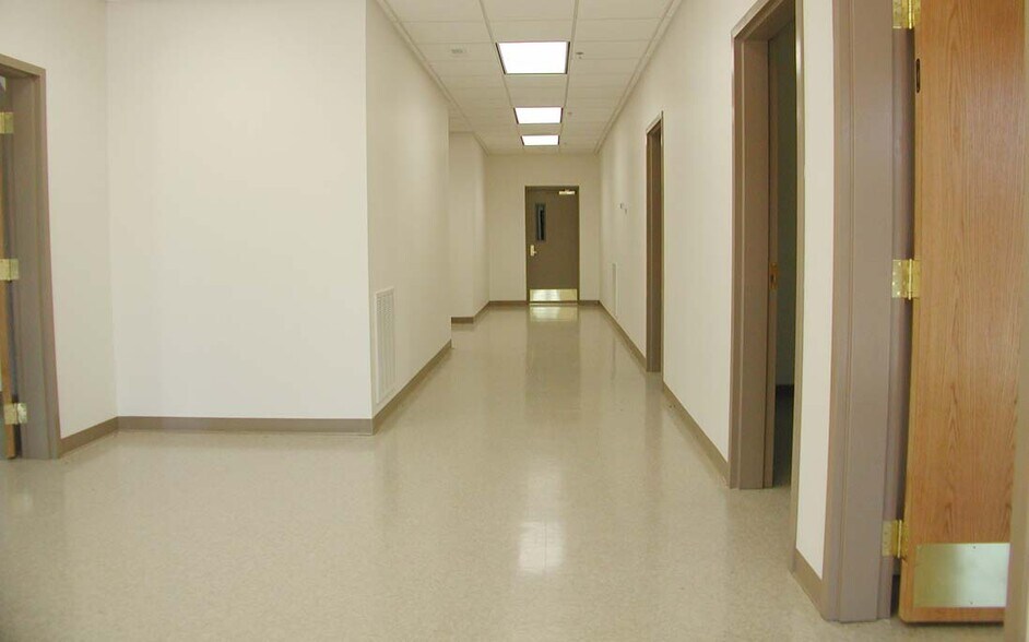 More Photos Of 291 Edray Business Park, Marlinton Warehouse For Lease