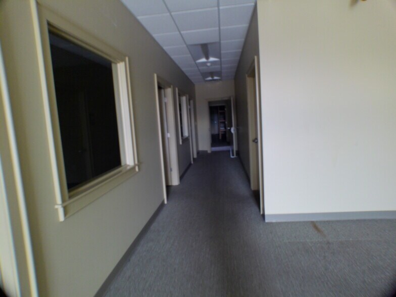 More Photos Of 3887 N Crossover Rd, Fayetteville Office For Lease