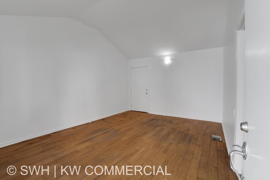 More Photos Of 137 Arena St, El Segundo Flex For Sale