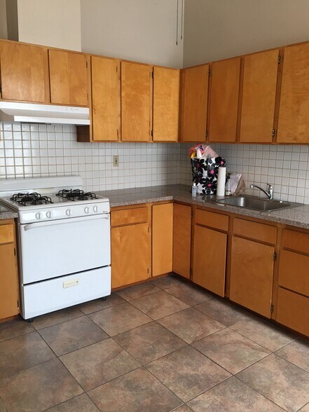 More Photos Of 1905 10th St, Sacramento Apartments For Sale