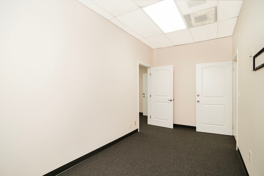 More Photos Of 5367 N Nob Hill Rd, Sunrise Office For Lease