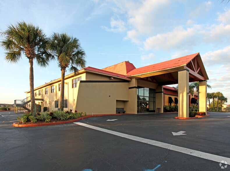 More Photos Of 7516 W Irlo Bronson Memorial Hwy, Kissimmee Restaurant For Lease