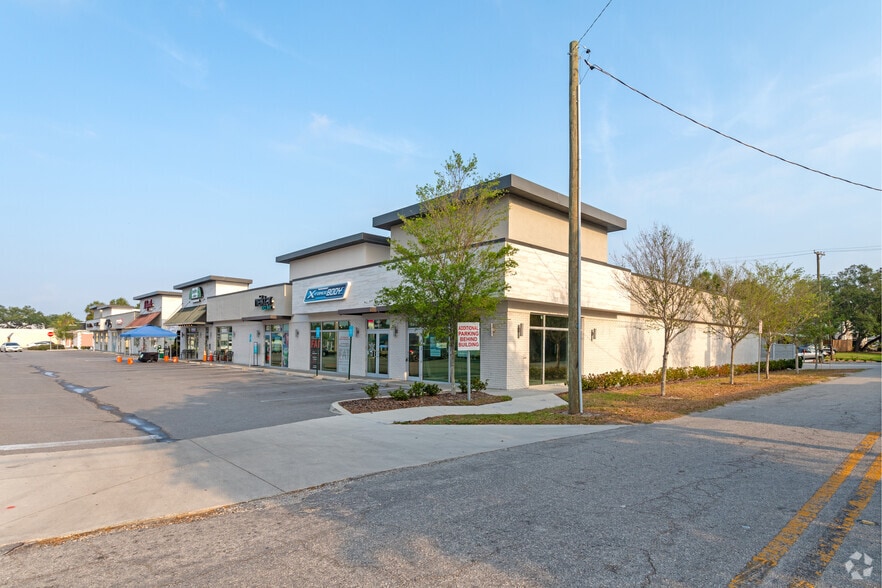 Primary Photo Of 4001-4029 W Kennedy Blvd, Tampa Unknown For Lease