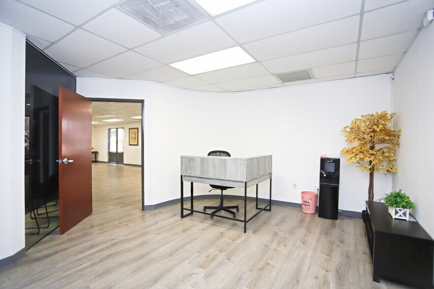 More Photos Of 2222 S Dobson Rd, Mesa Loft Creative Space For Lease