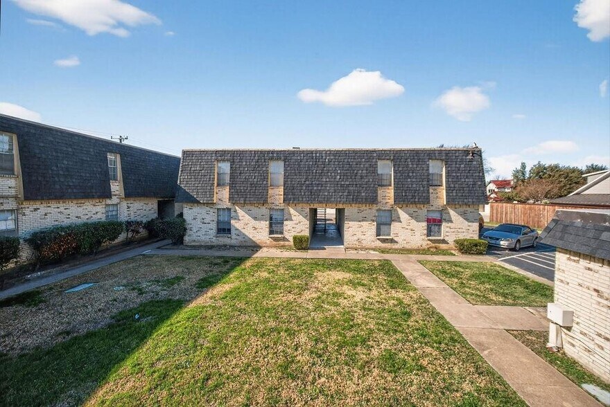 More Photos Of 705 E Worth St, Grapevine Apartments For Sale