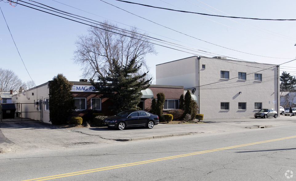 Primary Photo Of 838 Dyer Ave, Cranston Light Manufacturing For Lease