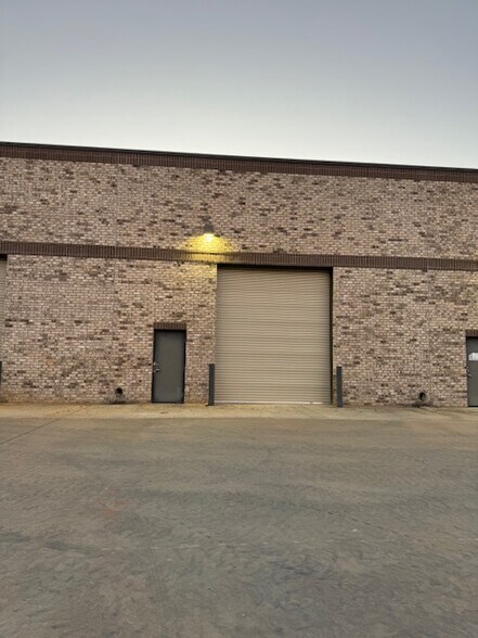 More Photos Of 4148 Industry Way, Oakwood Industrial For Lease